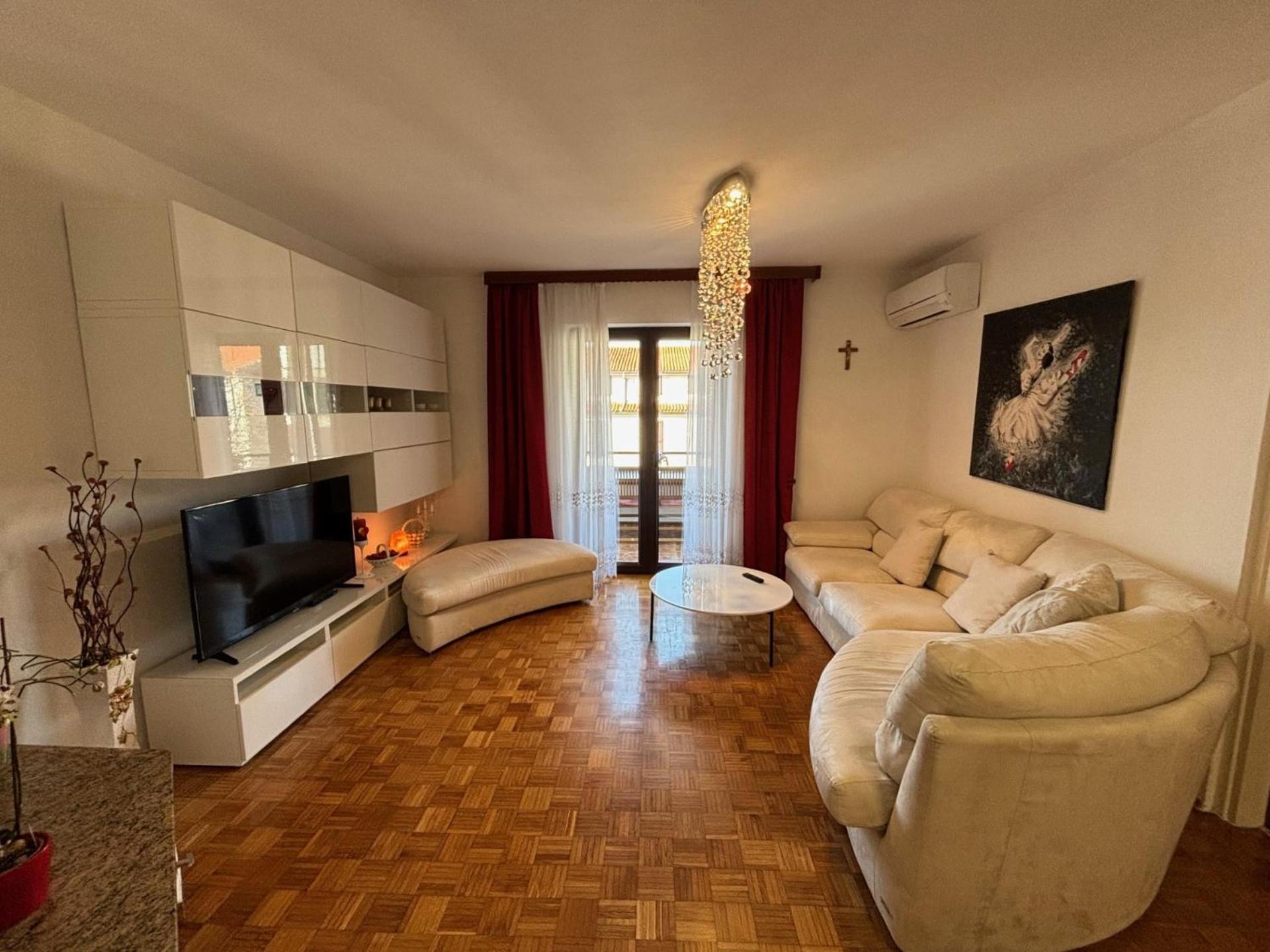 Pantos Apartment